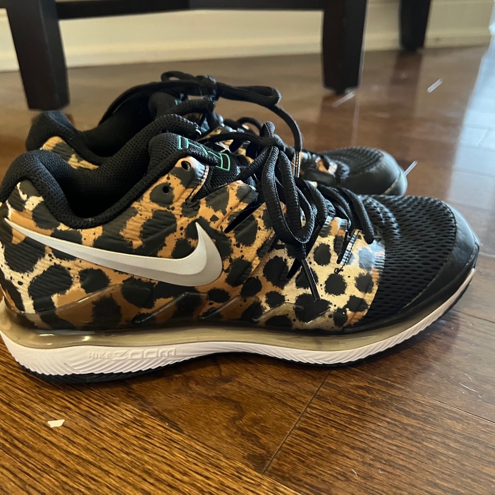 👟 Nike Leopard Print Sneakers
